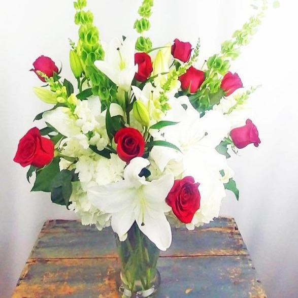 PURE ENCHANTMENT BOUQUET